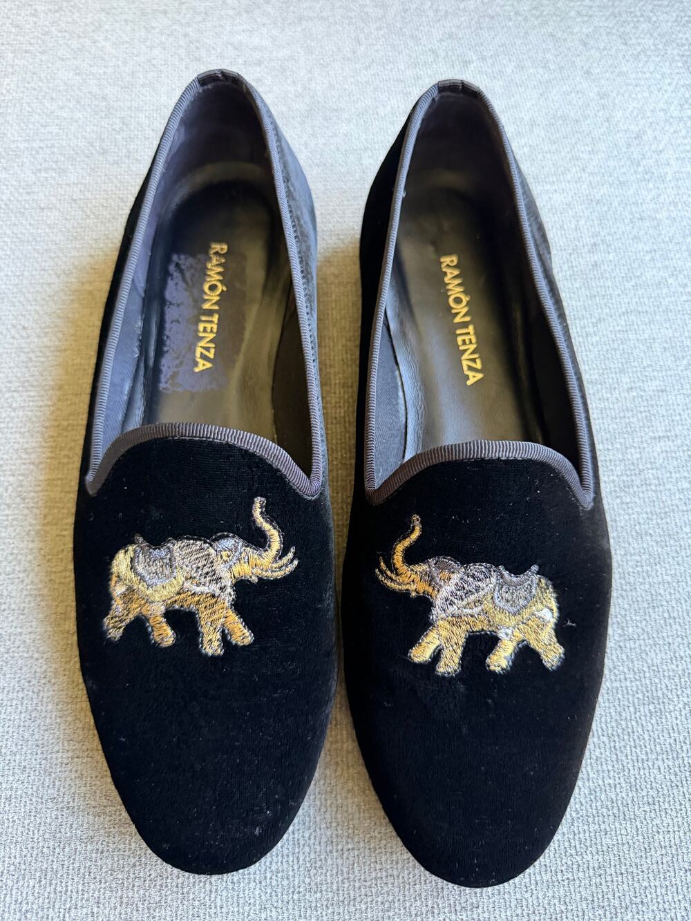 Ramon Tenza Taylor Velvet Loafer Black Elephant Embroidered Women's 8
